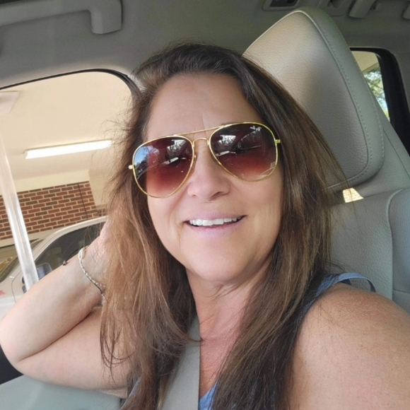 Meet your Posher, Kitrina - Picture 4 of 7